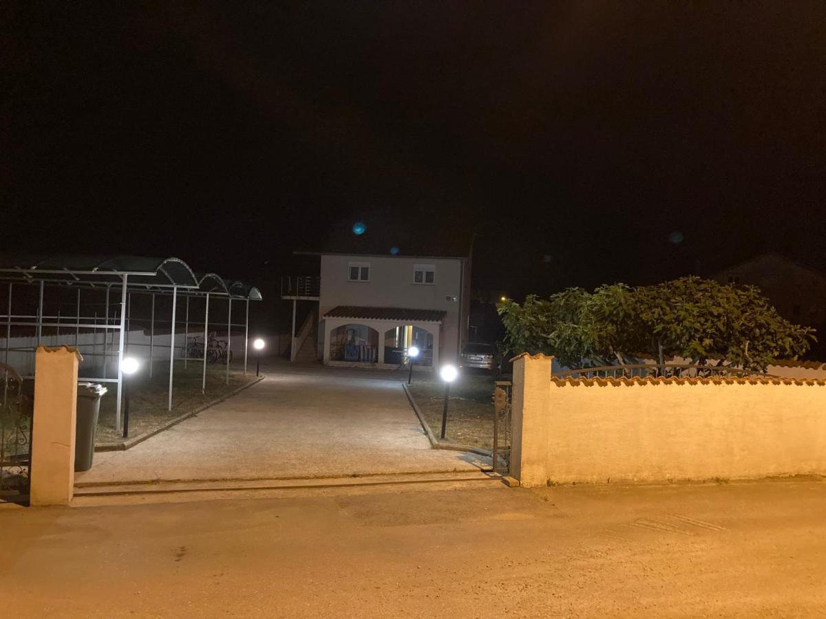 Apartman Turanj Bagian luar foto