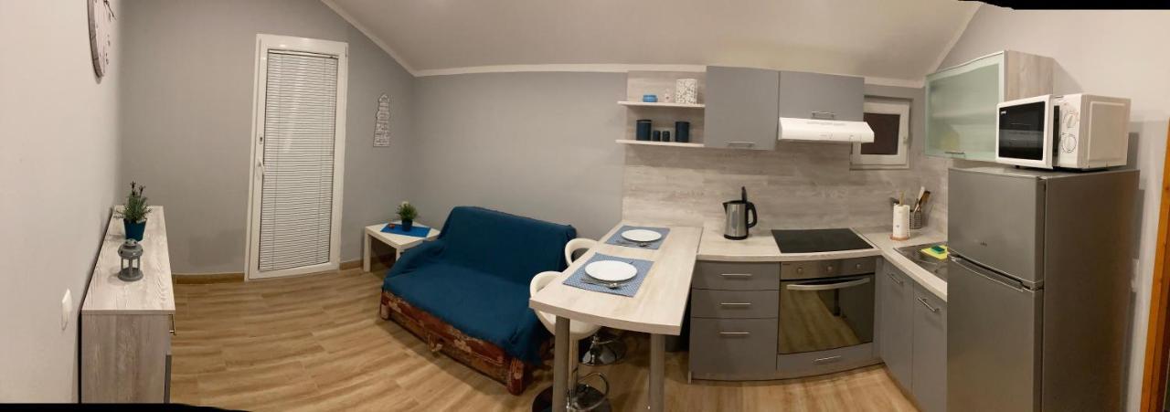Apartman Turanj Bagian luar foto