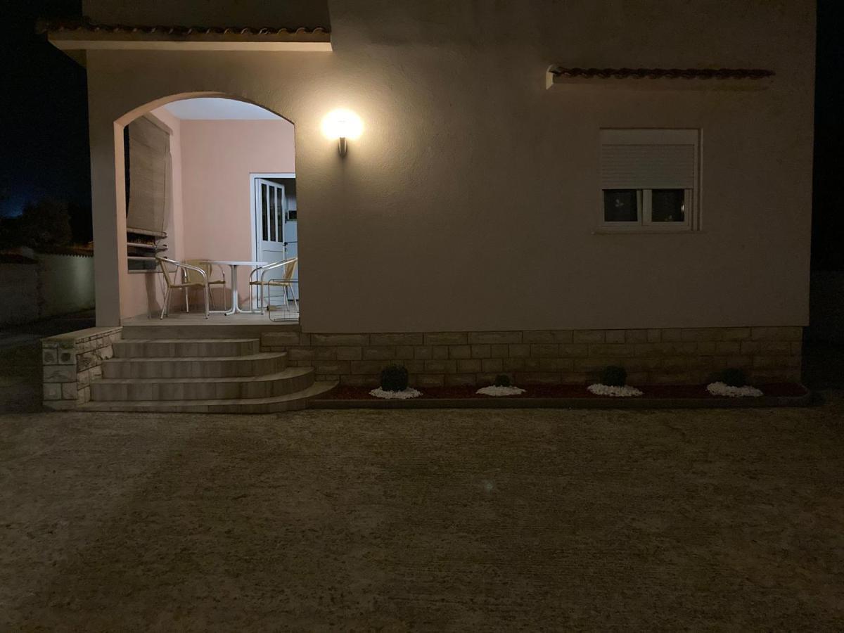 Apartman Turanj Bagian luar foto